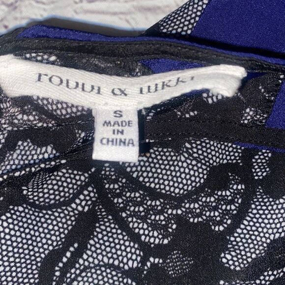 Robbi & Nikki Tank Top Blouse - Picture 3 of 4